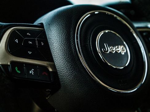 Used 2016 Jeep Renegade 75th Anniversary AWD/4WD image 25