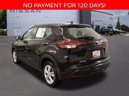 New 2025 Nissan Kicks Play S image 4