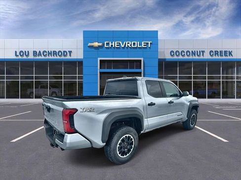 Used 2024 Toyota Tacoma TRD Off-Road image 8