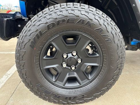 Used 2022 Jeep Gladiator Mojave w/ Cold Weather Group image 10