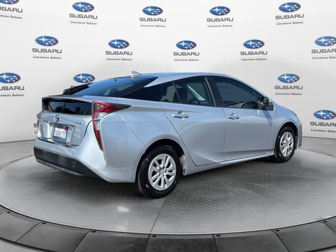 Used 2016 Toyota Prius Two FWD image 5