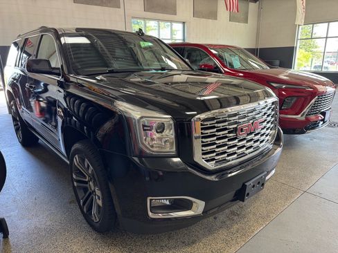 Used 2019 GMC Yukon Denali w/ Denali Ultimate Package AWD/4WD image 3