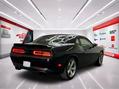 Used 2018 Dodge Challenger R/T RWD image 7