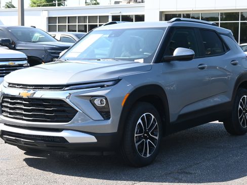 New 2026 Chevrolet TrailBlazer LT w/ Convenience Package FWD image 5