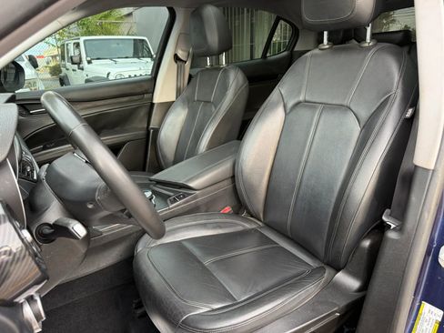 Used 2018 Alfa Romeo Stelvio AWD image 12