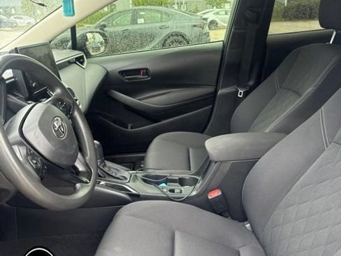 Used 2023 Toyota Corolla LE FWD image 5
