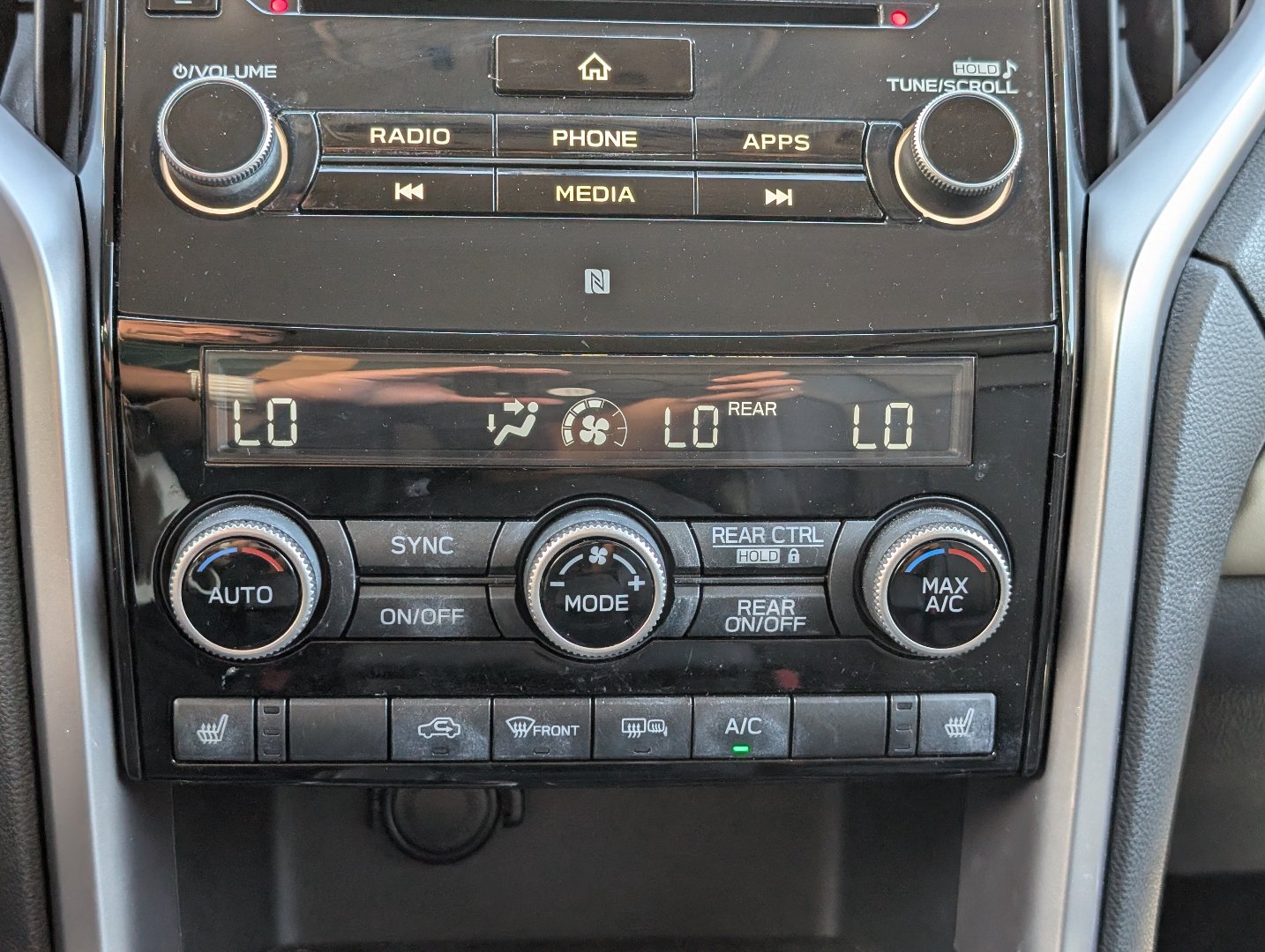 Used 2019 Subaru Ascent Limited AWD/4WD image 17