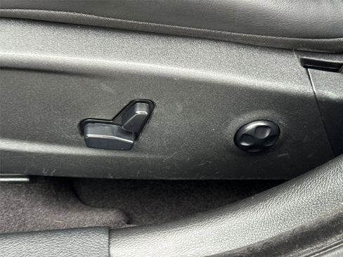 Used 2019 Dodge Charger SXT w/ Leather Interior Group image 27