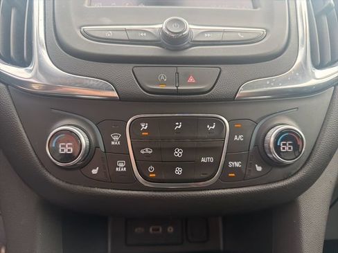 Used 2024 Chevrolet Equinox LT AWD/4WD image 18