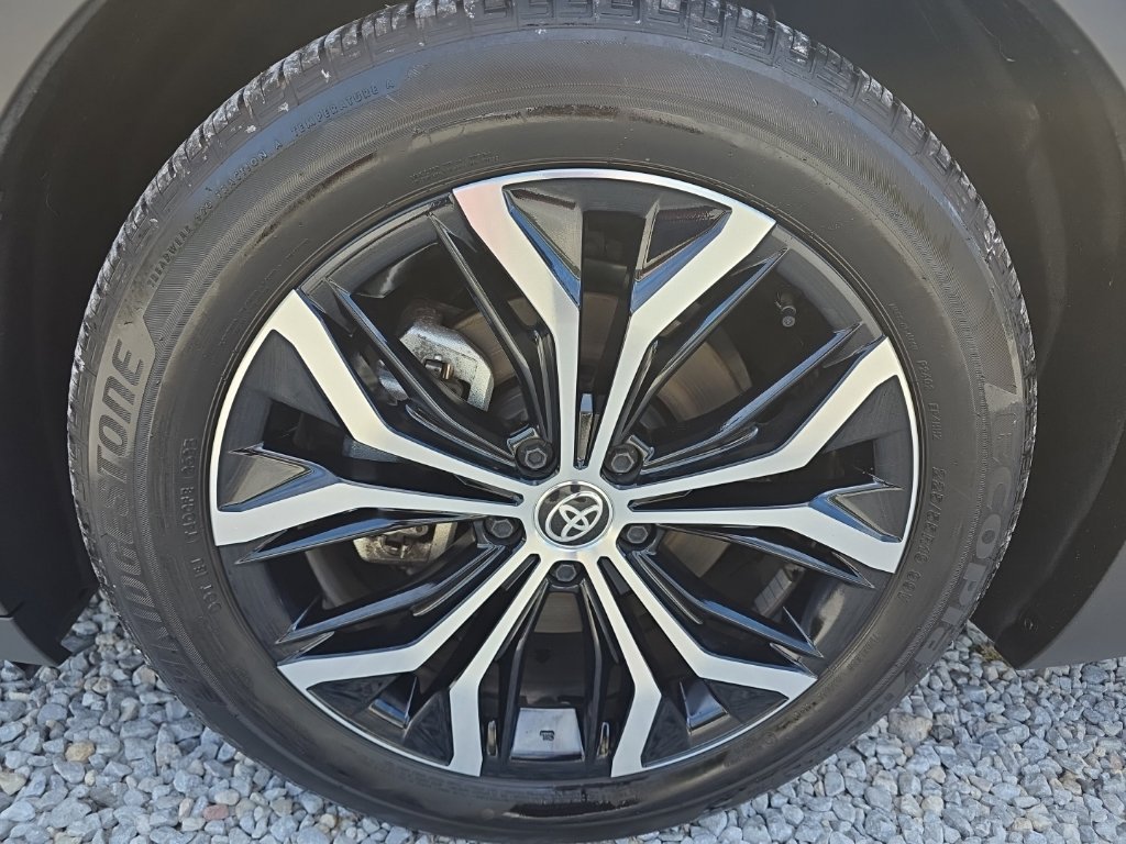 Certified 2026 Toyota Crown AWD/4WD image 10