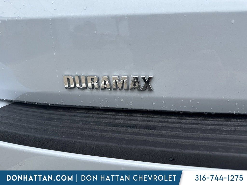 Used 2026 Chevrolet Tahoe High Country AWD/4WD image 4