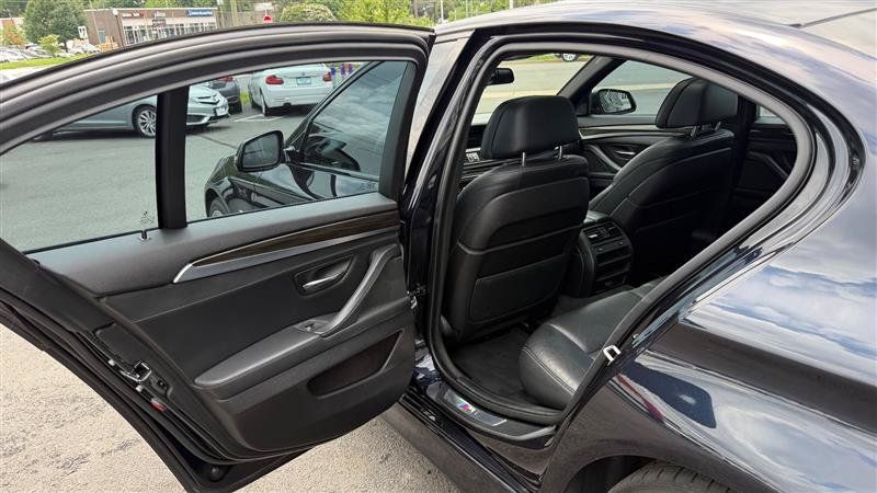 Used 2016 BMW 550i xDrive Sedan AWD/4WD image 45