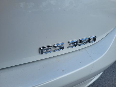 Certified 2024 Lexus ES 350 w/ Premium Package FWD image 8