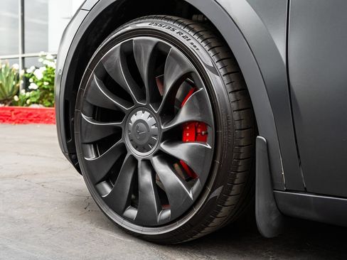 Used 2022 Tesla Model Y Performance AWD/4WD image 7