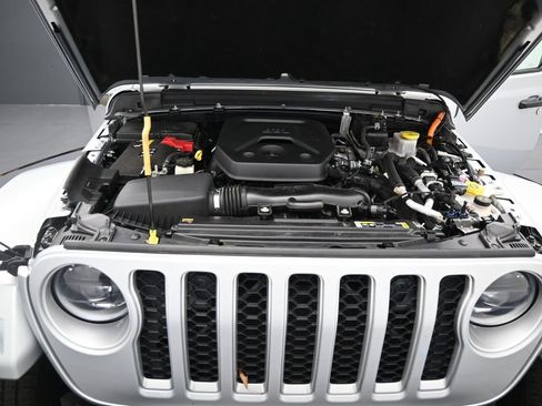 Used 2023 Jeep Wrangler Unlimited Sahara image 13