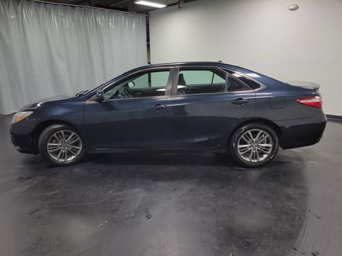Used 2017 Toyota Camry SE FWD image 5