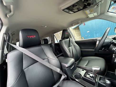 Used 2024 Toyota 4Runner TRD Off-Road Premium image 28