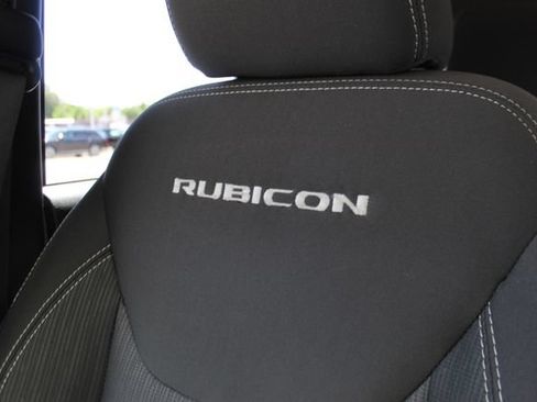 Used 2017 Jeep Wrangler Unlimited Rubicon w/ Cold Weather Group AWD/4WD image 22