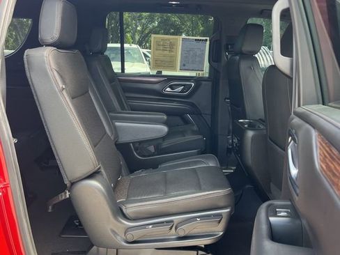 Used 2021 Chevrolet Suburban High Country RWD image 15