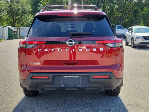 Certified 2025 Nissan Pathfinder SV FWD image 6