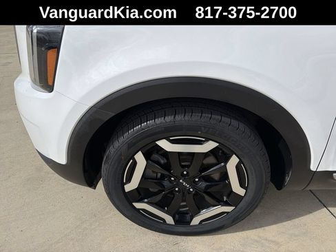 Used 2023 Kia Telluride EX w/ EX Captain's Chair Package FWD image 21