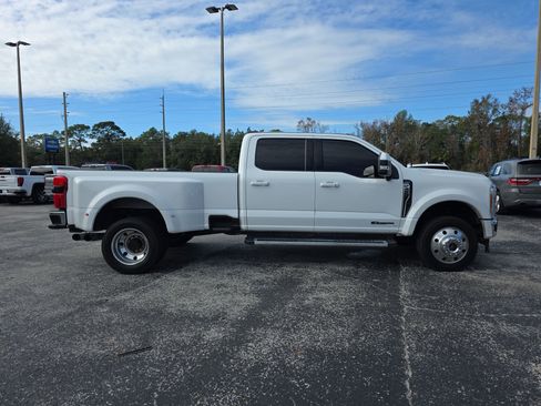 Used 2023 Ford F450 Lariat image 2