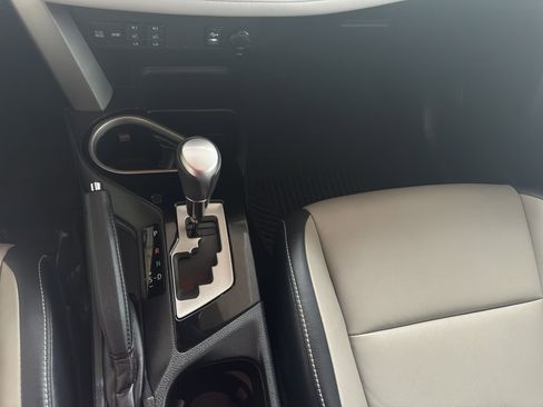 Used 2018 Toyota RAV4 Limited image 28