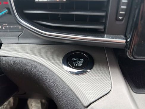 Used 2023 Ford Explorer XLT w/ Equipment Group 202A AWD/4WD image 34