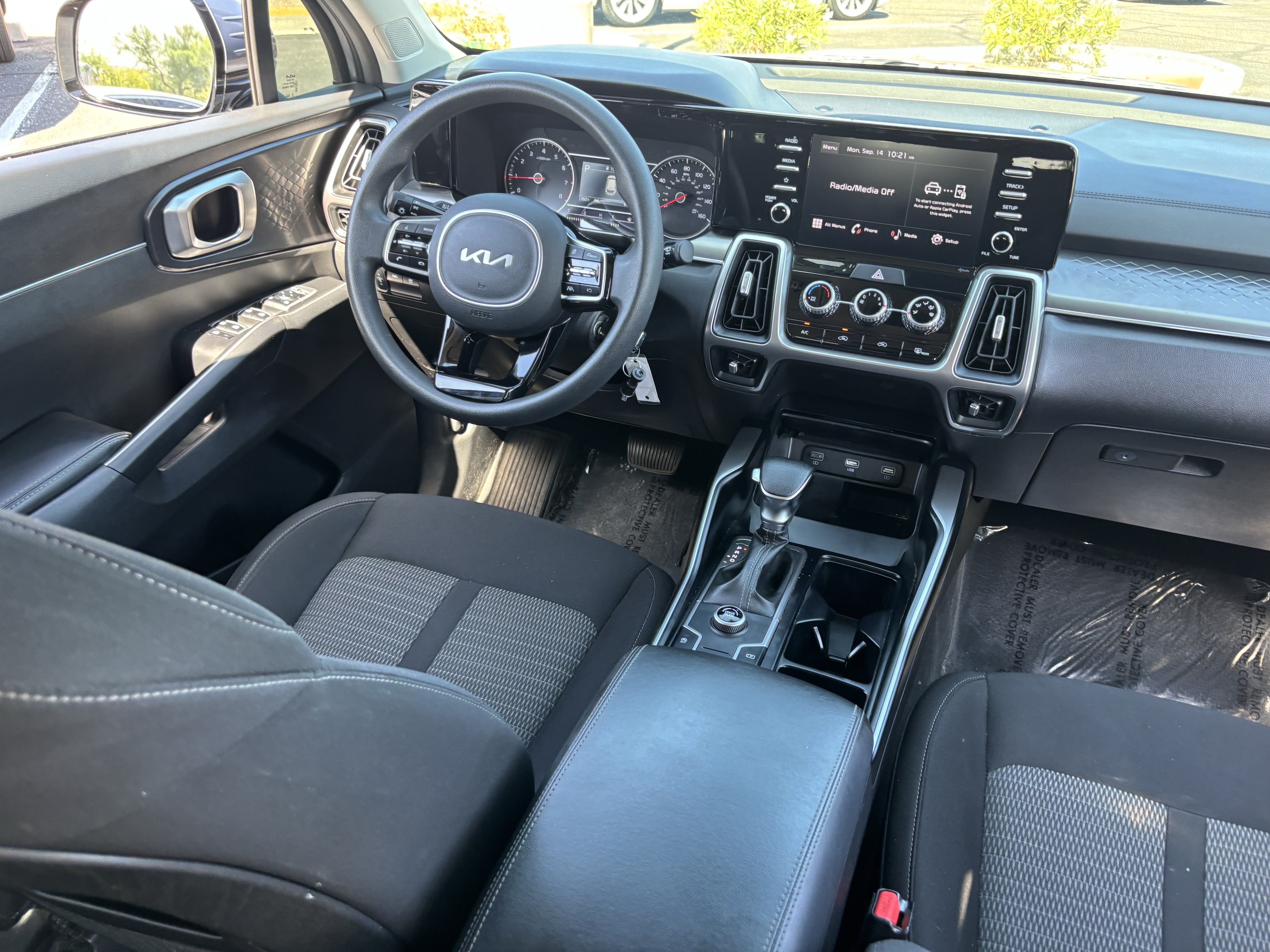 Certified 2022 Kia Sorento LX FWD image 12