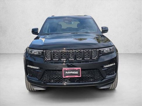 New 2025 Jeep Grand Cherokee Summit image 5