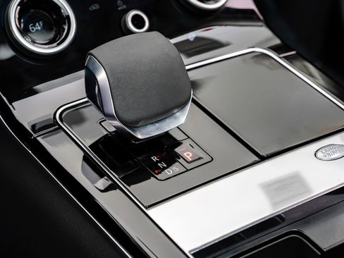 Used 2023 Land Rover Range Rover Velar R-Dynamic S image 29