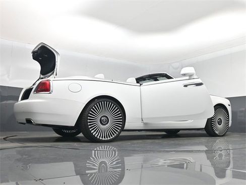 Used 2016 Rolls-Royce Dawn image 80