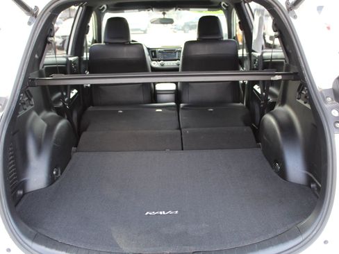 Used 2016 Toyota RAV4 SE FWD image 29