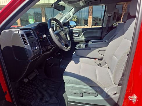 Used 2019 Chevrolet Silverado 1500 Custom w/ Custom Convenience Package image 10