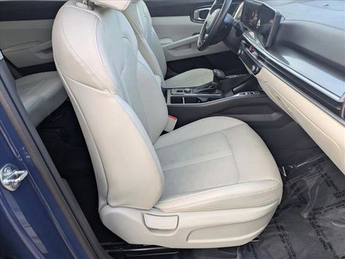 Used 2025 Kia Sorento S w/ Panoramic Sunroof Package image 20