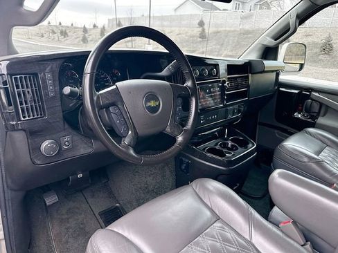 Used 2022 Chevrolet Express 2500 w/ Enhanced Convenience Package image 21