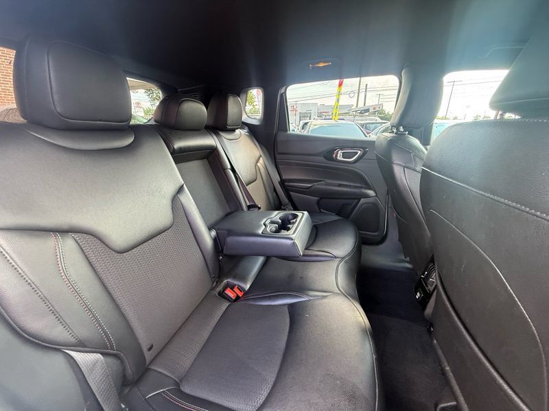 Used 2025 Jeep Compass Trailhawk AWD/4WD image 51