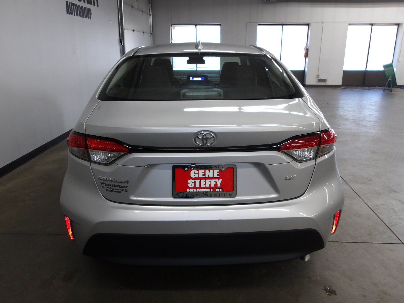 Used 2025 Toyota Corolla LE FWD image 7
