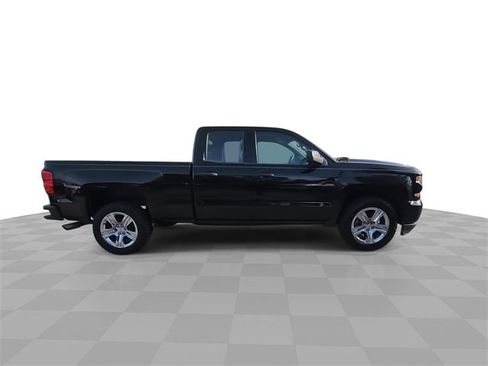 Certified 2018 Chevrolet Silverado 1500 Custom w/ Texas Edition image 9