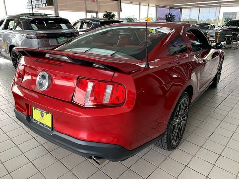 Used 2010 Ford Mustang GT RWD image 8