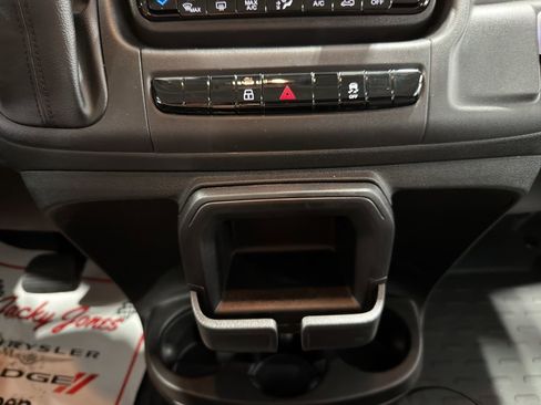 Used 2025 RAM ProMaster 2500 w/ Convenience Group FWD image 33
