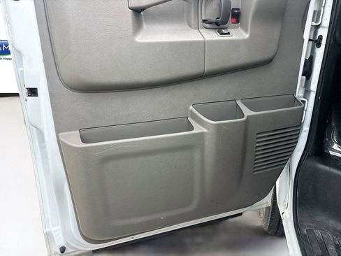 Used 2025 Chevrolet Express 3500 Extended w/ Driver Convenience Package RWD image 19