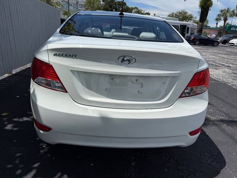 Used 2013 Hyundai Accent GLS FWD image 3