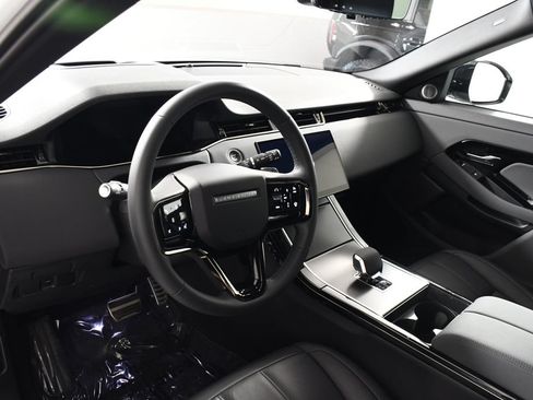 Certified 2026 Land Rover Range Rover Evoque Dynamic SE AWD/4WD image 12