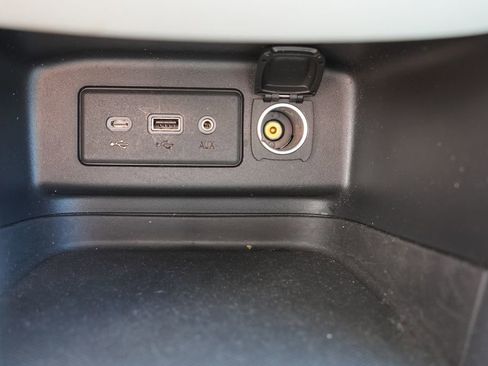 Used 2019 Chevrolet Equinox LT FWD image 26