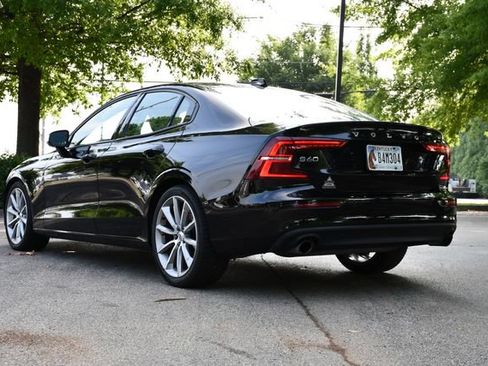 Used 2019 Volvo S60 T5 Momentum w/ Multimedia Package FWD image 5
