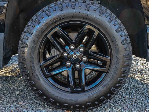 Used 2020 Chevrolet Silverado 1500 LT Trail Boss image 26