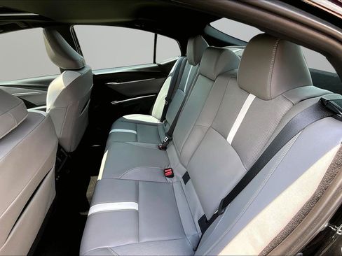 Used 2025 Toyota Camry SE w/ Convenience Package FWD image 18