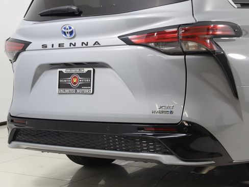 Used 2024 Toyota Sienna XSE image 45