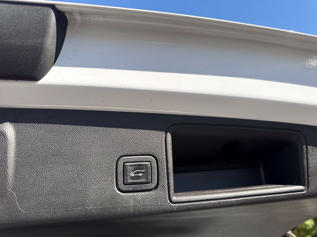Used 2024 GMC Terrain AT4 AWD/4WD image 14